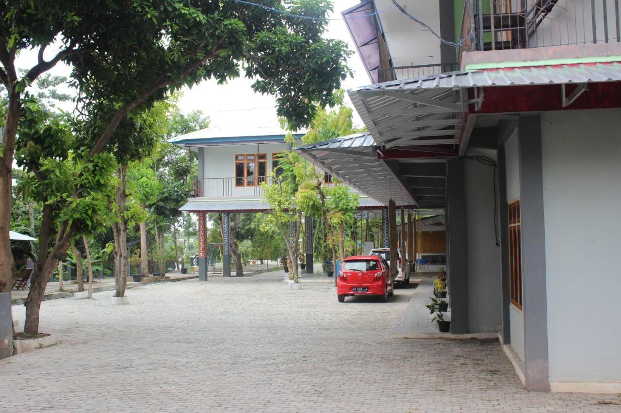 ויינגפו Pondok Wisata Dan Restoran Elim מראה חיצוני תמונה
