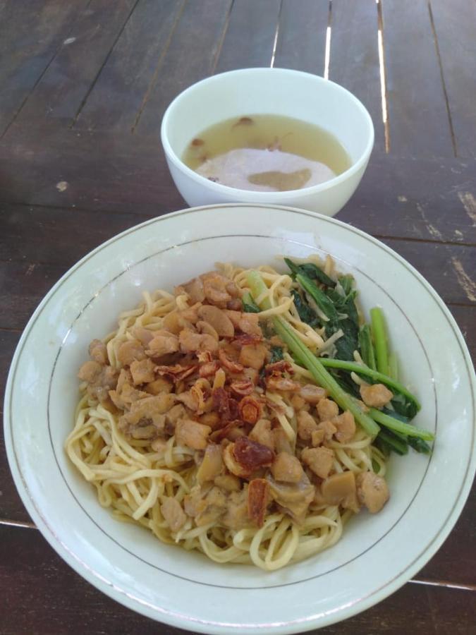 ויינגפו Pondok Wisata Dan Restoran Elim מראה חיצוני תמונה