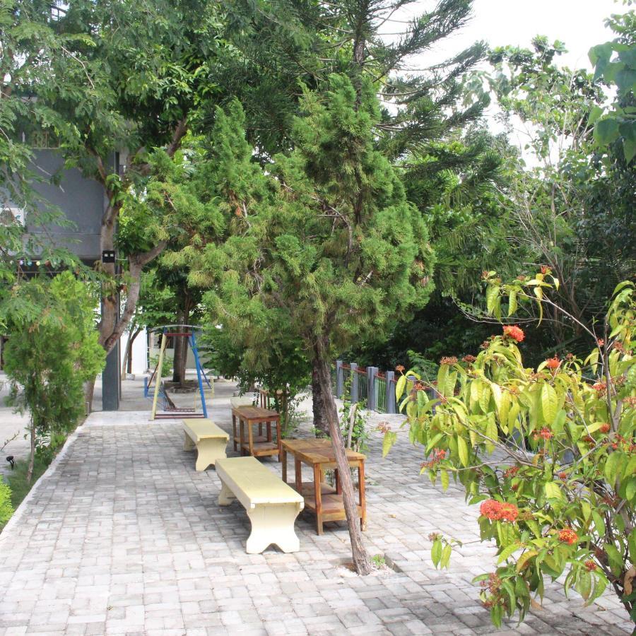 ויינגפו Pondok Wisata Dan Restoran Elim מראה חיצוני תמונה