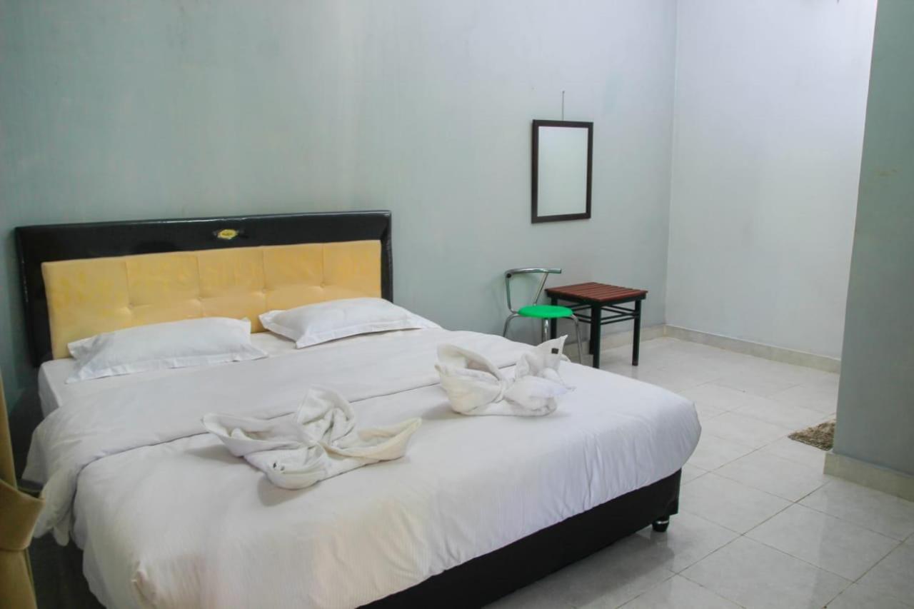 ויינגפו Pondok Wisata Dan Restoran Elim מראה חיצוני תמונה